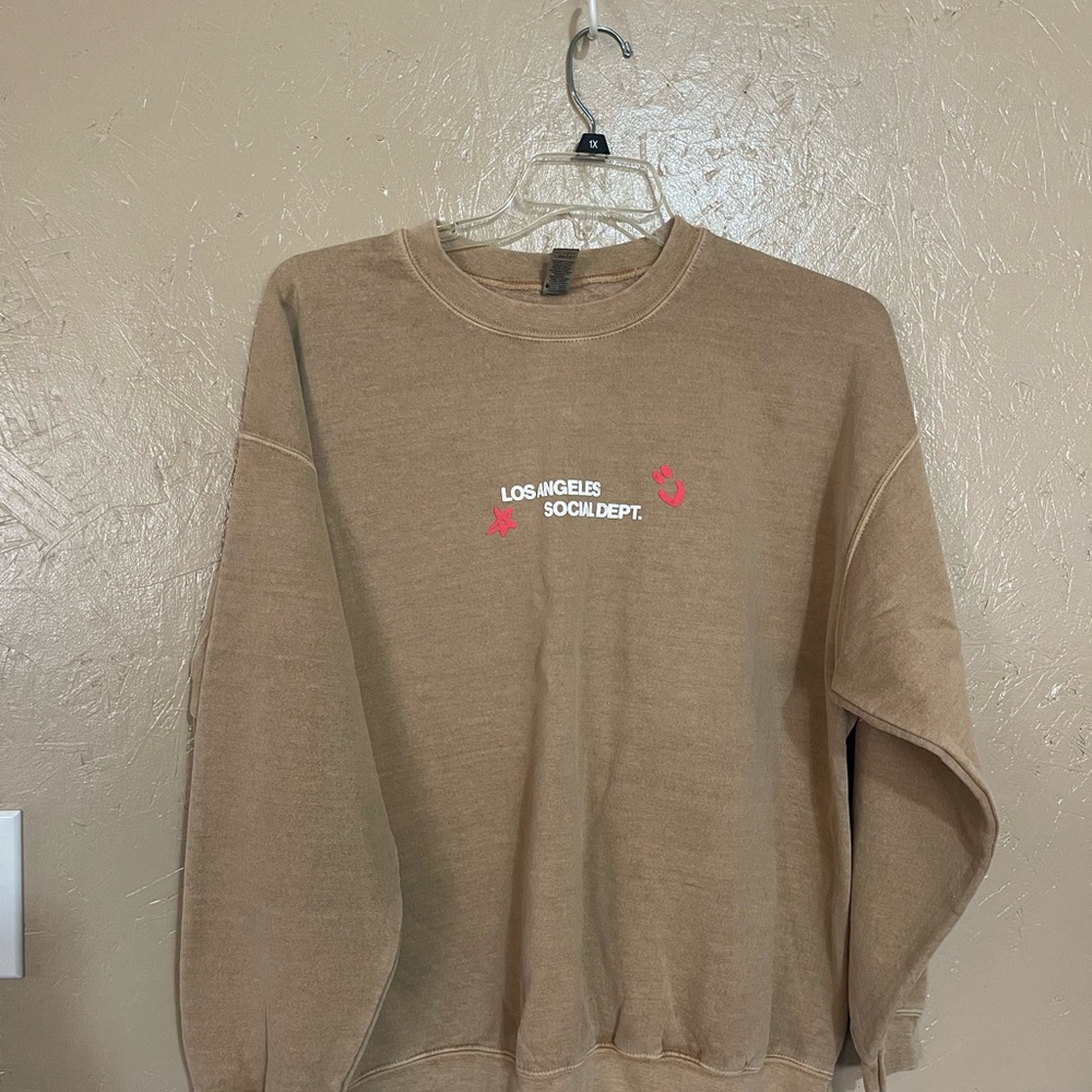 Gildan Tan Crewneck Sweatshirt size XL